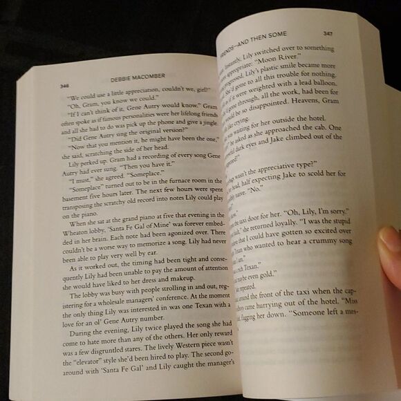 Debbie Macomber Holiday Lights Book - Picture 4 of 5